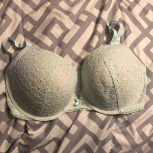 36DD Victoria secret bra